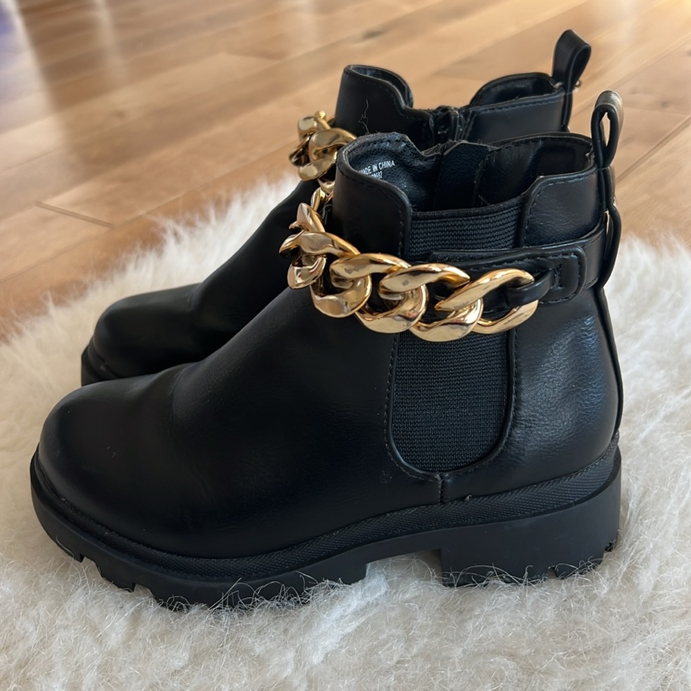 NWOT Girls Steve Madden boots